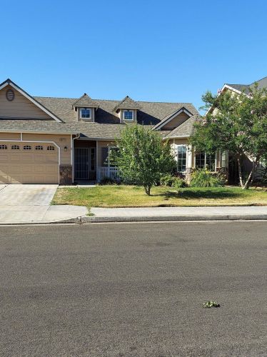 6671 Lane Ave, Fresno, CA 93727-5842