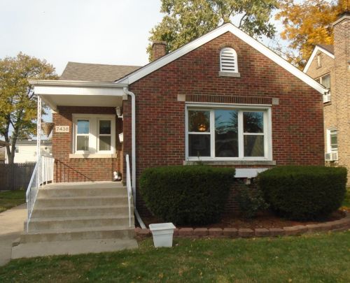 7438 Monroe Ave, Hammond, IN 46324-2616