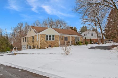14 Edgewood Ave, Bridgeport, CT 06611-2408