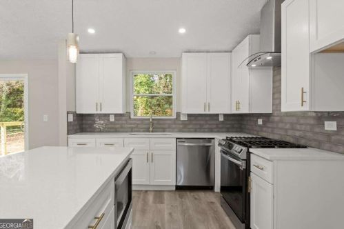4992 Stone Trce, Stone Mountain GA  30083-6008 exterior