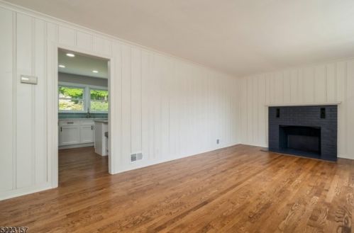 27 Dogwood Rd, Greystone Park NJ  07950-1918 exterior