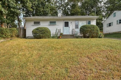 10 Woodland Ave, Middletown, NY 10940-6233