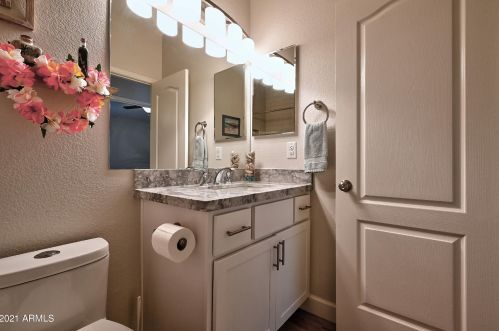 6409 Wahalla Ln, Glendale AZ 85308-5579 exterior