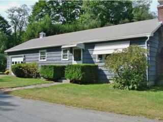 48 Glen St, Brattleboro, VT 05301-6155