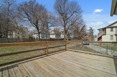 289 Carroll Ave, Bridgeport CT  06607-1801 exterior