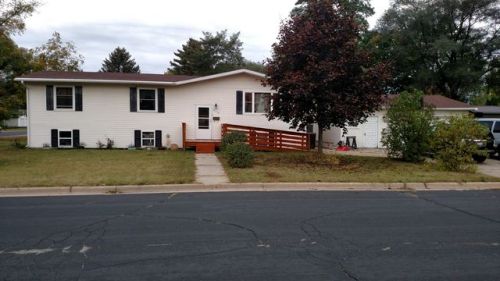 910 Cedar Rd, Boscobel, WI 53805-1441