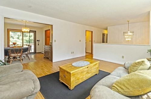 2 Behrle Dr, Ansonia CT  06401-2024 exterior