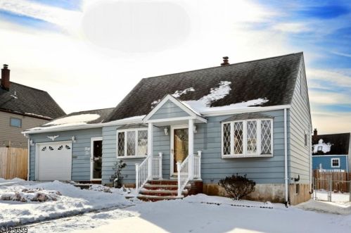 42 Winslow Pl, West Paterson, NJ 07424-2923