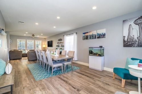 28149 Gibraltar Ln, Santa Clarita, CA 91384-3808