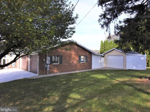 598 Maple St, Mc Connellsburg, PA 17233-1410