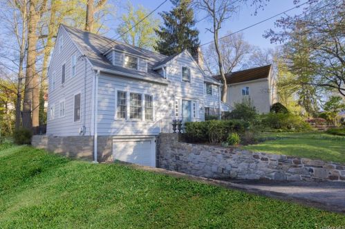 145 Douglas Pl, Mount Vernon, NY 10552-1146