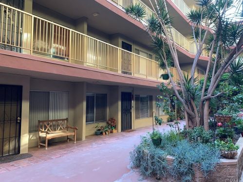 545 Chestnut Ave, Long Beach, CA 90802-2278