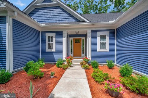 1316 Lakeview Pkwy, Locust Grove, VA 22508-5310