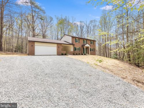 8797 Doug Dr, Nokesville VA  20181-3217 exterior