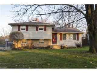 168 Perry Dr, Canton, OH 44710-1031