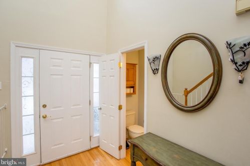 1325 Valley Dr, Lansdale, PA 19446-6649
