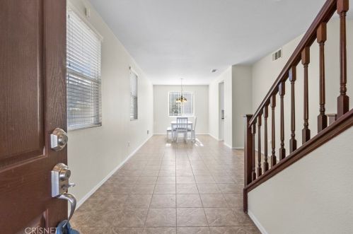 20054 Christopher Ln, Santa Clarita CA  91350-3685 exterior