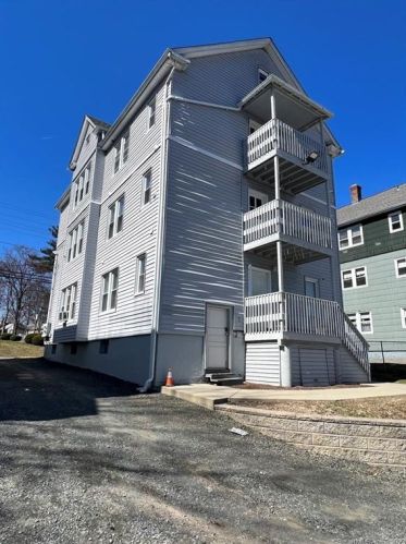 1449 Corbin Ave, New Britain CT  06053-3850 exterior