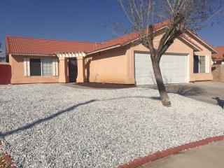 15208 Garnet Cv, Victorville CA  92394-5540 exterior