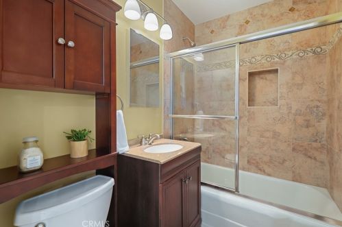 5101 133rd St, Hawthorne CA  90250-5054 exterior