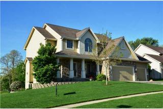14910 Beechwood Dr, Des Moines, IA 50323-2181