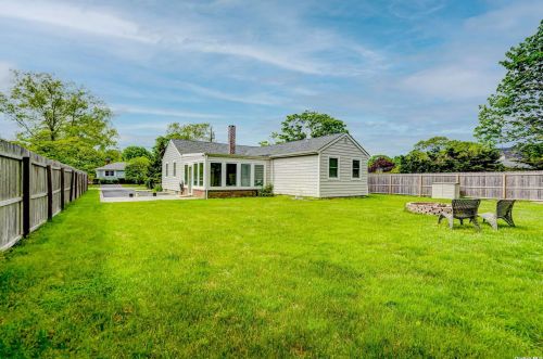 12 Cyrta Ln, West Hampton Beach, NY 11978-2006