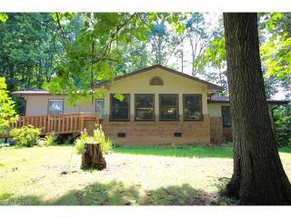 31 Singing Pines Dr, Biltmore Lake, NC 28715-9634