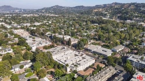 12801 Moorpark St, North Hollywood CA  91604-1382 exterior