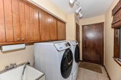 12427 Golf Dr, Thiensville WI  53092-2462 exterior