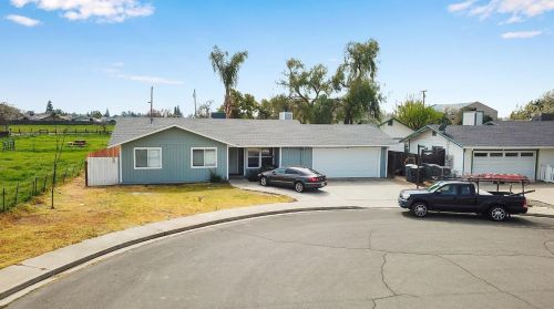 3906 Texas Ave, Riverbank, CA 95367-3119