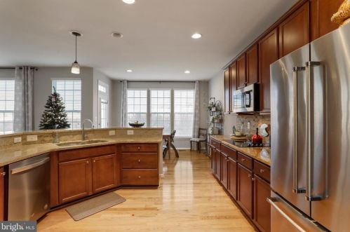 95 Butler St, Charles Town WV  25414-5566 exterior