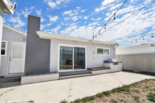 4835 122nd St, Hawthorne CA  90250-3507 exterior