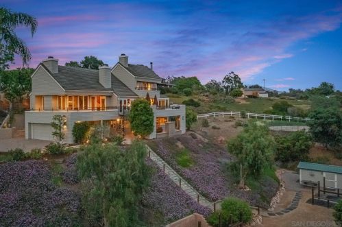 3637 Dove Holw Rd, Encinitas CA 92024-7248 exterior