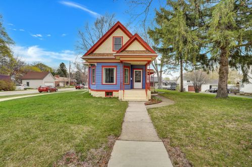 410 Main St, Waterford, WI 53185-4136