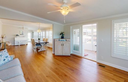 1041 Silver Lakes Blvd, Naples FL  34114-9334 exterior