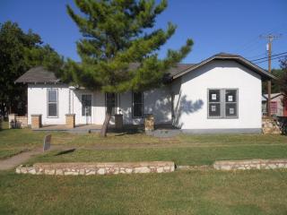 123 11th St, Memphis, TX 79245-2831