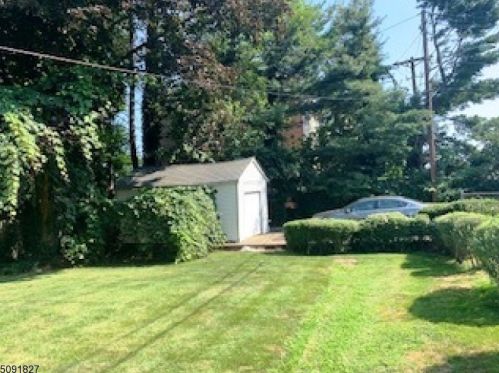 80 Renshaw Ave, East Orange NJ  07017-3911 exterior