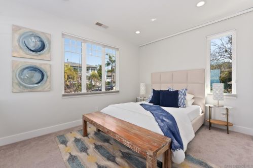 4453 Bermuda Ave, San Diego CA 92107-3809 exterior