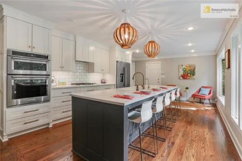 9927 Cherokee Ln, Shawnee Mission KS  66206-2456 exterior