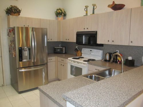 9678 Harbour Lake Cir, Boynton Beach, FL 33437-3811