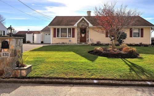 131 Bear Paw Rd, Bridgeport, CT 06606-1706