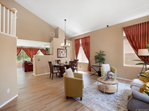 23810 Oak View Ln, Santa Clarita CA  91321-4661 exterior
