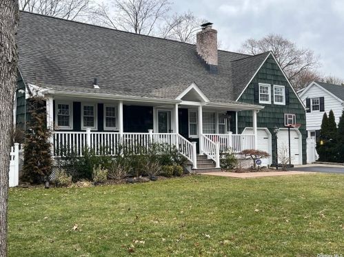 3131 Birch Pl, North Wantagh, NY 11793-3804