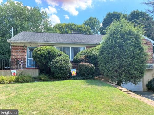 2122 Edgewood Ave, Easton, PA 18045-2216