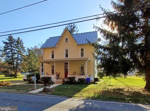 174 Niantic Rd, Dale, PA 19504-9312