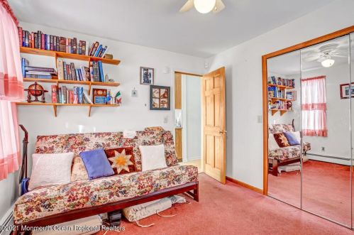 124 Woodland Dr, Bricktown NJ  08723-7433 exterior