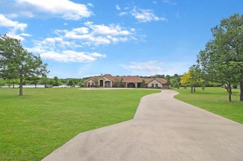 143 Loma Blanca Ln, Fort Worth, TX 76035-4610