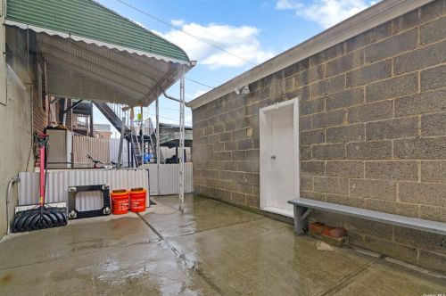 25-77 49th St, Long Island City, NY 11103-1205