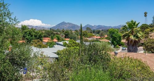 17061 Acena Dr, San Diego CA  92128-2674 exterior