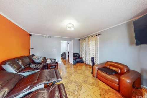 644 Turmont St, Long Beach, CA 90746-3806